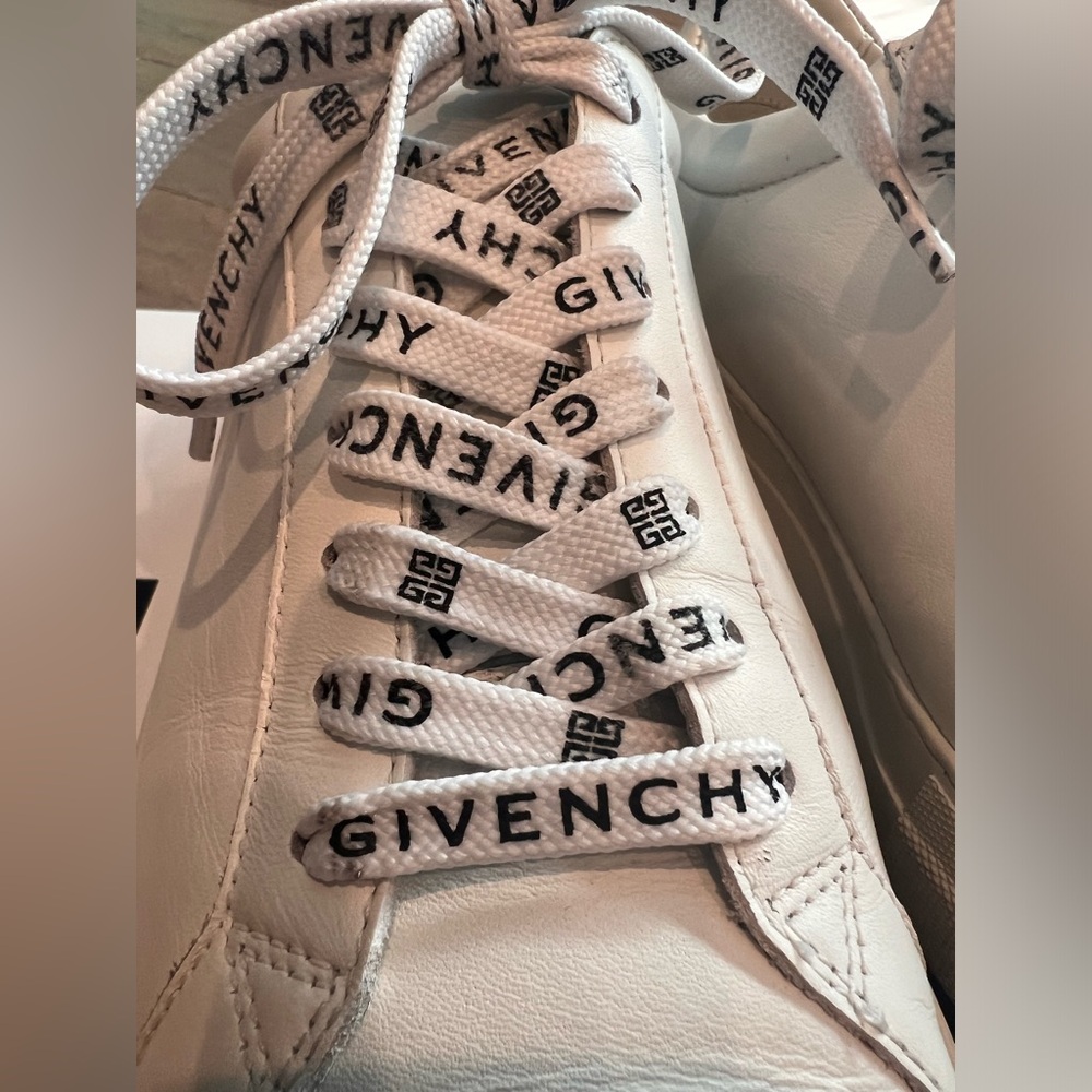 🔹Givenchy Sneakers - Picture 4 of 13